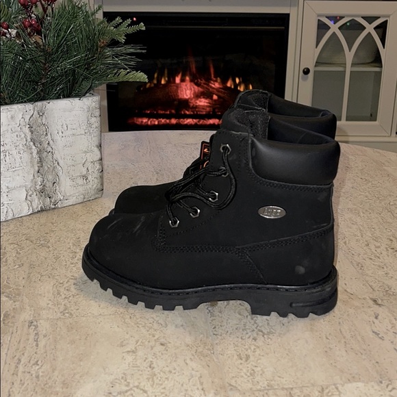 lugz slip resistant boots